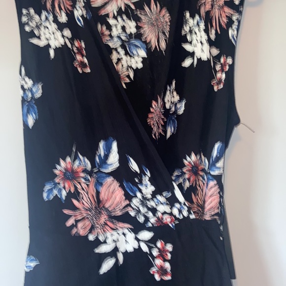 Lulu’s small floral wrap around midi dress - Picture 4 of 4